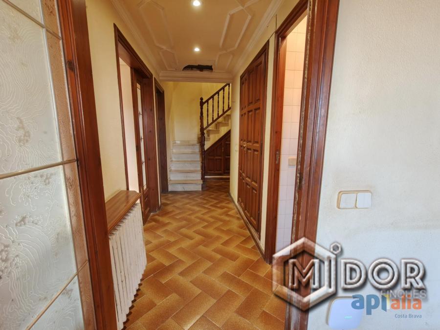 CASA A REFORMAR EN CALONGE
