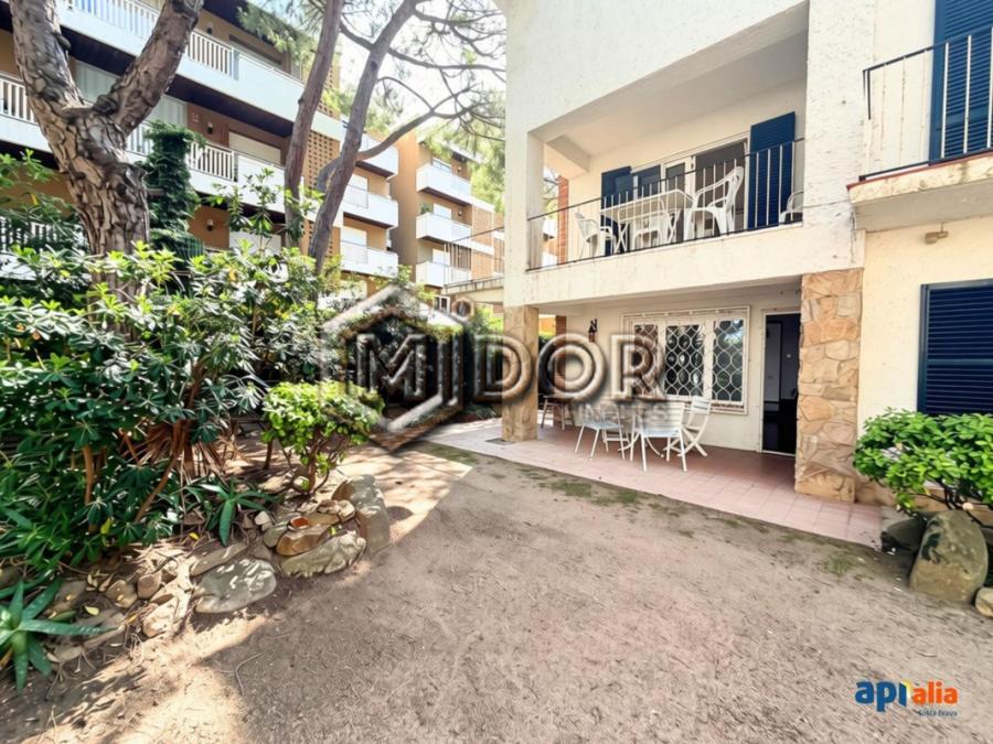 HOUSE WITH PRIVATE GARDEN AND 2 INDEPENDENT HOMES, SECOND LINE FROM THE SEA IN PLATJA D’ARO
