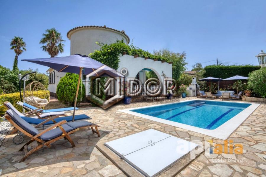 CASA REFORMADA AMB PISCINA I LLICÈNCIA TURÍSTICA