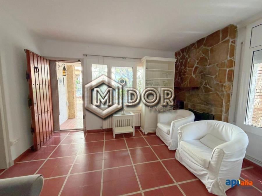 HOUSE WITH PRIVATE GARDEN AND 2 INDEPENDENT HOMES, SECOND LINE FROM THE SEA IN PLATJA D’ARO