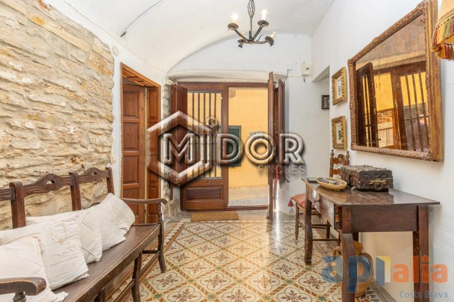 HISTORIC HOUSE IN THE HEART OF BEGUR