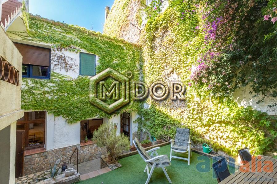 HISTORIC HOUSE IN THE HEART OF BEGUR