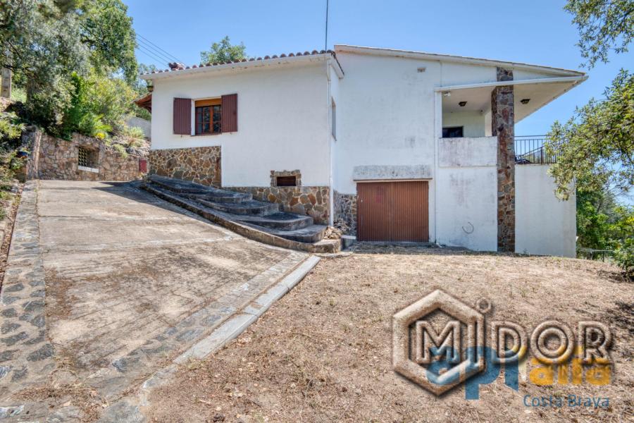 CASA AMB PISCINA A ST. MIQUEL D'ARO