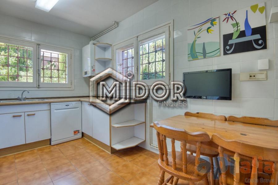 TOWNHOUSE WITH PRIVATE GARDEN IN S’AGARÓ