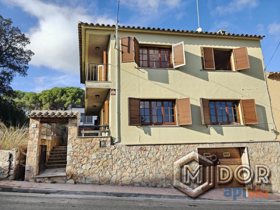 CASA A REFORMAR EN CALONGE