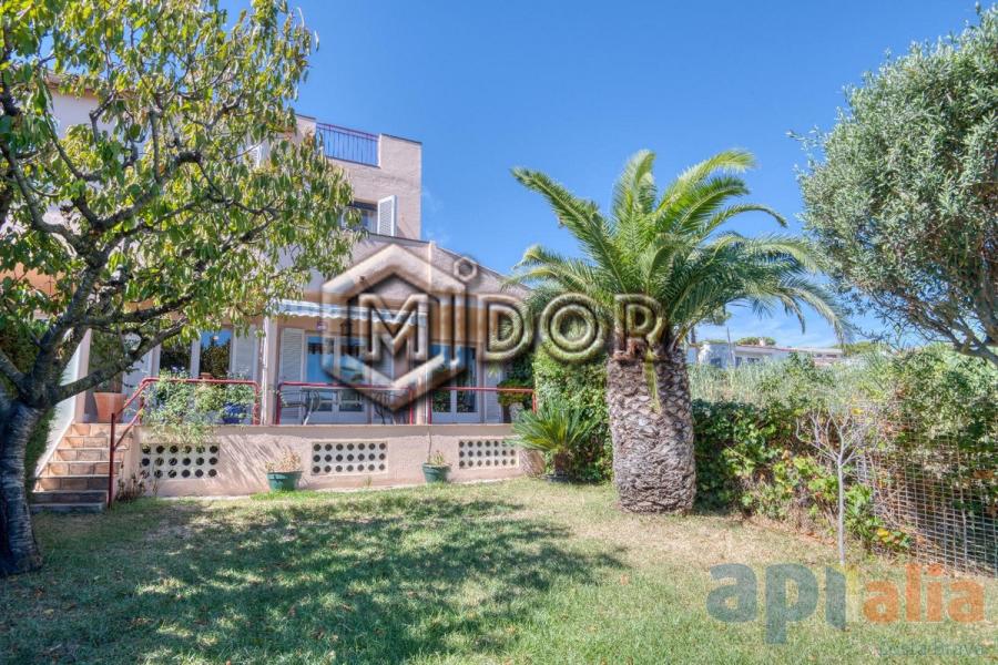 TOWNHOUSE WITH PRIVATE GARDEN IN S’AGARÓ
