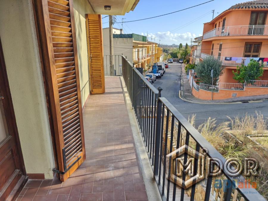 CASA A REFORMAR EN CALONGE