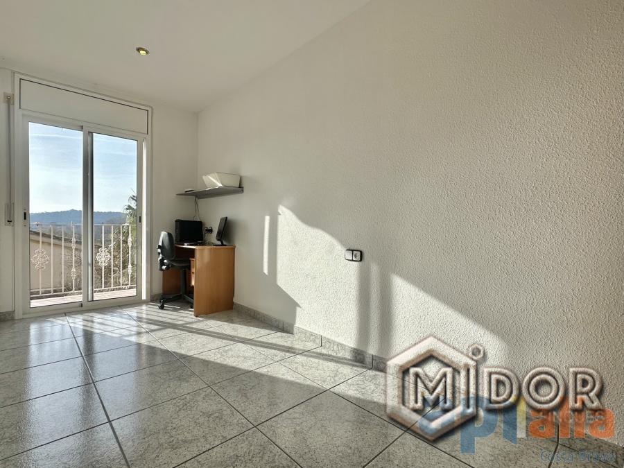 TOWNHOUSE IN THE HEART OF CASTELL-D'ARO