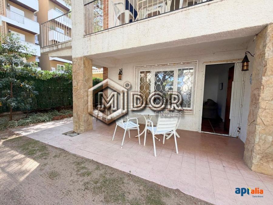HOUSE WITH PRIVATE GARDEN AND 2 INDEPENDENT HOMES, SECOND LINE FROM THE SEA IN PLATJA D’ARO