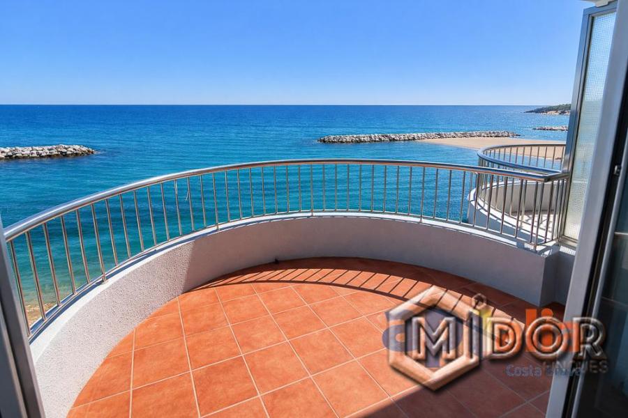 APARTAMENT A 1r LÍNIA DE MAR AMB TERRASSA