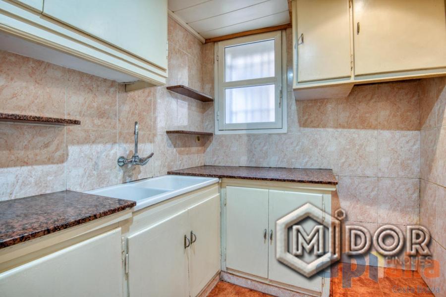 APARTAMENT PER REFORMAR A 170m DE LA PLATJA