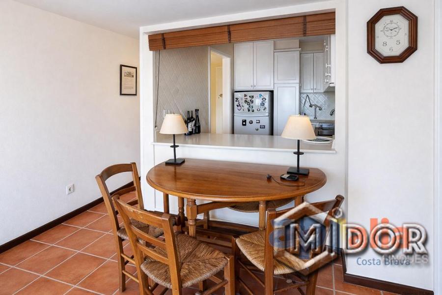 APARTAMENT A 1r LÍNIA DE MAR AMB TERRASSA