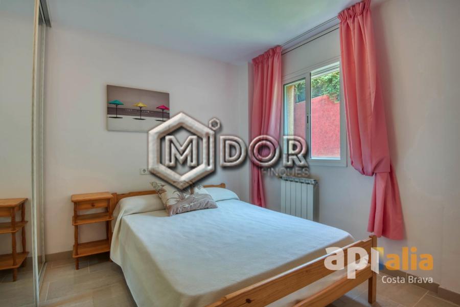 HOUSE WITH POOL IN CALONGE