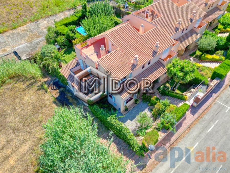 TOWNHOUSE WITH PRIVATE GARDEN IN S’AGARÓ