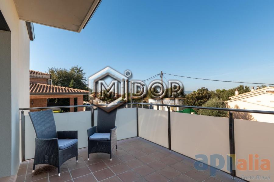 MODERN VILLA WITH PRIVATE POOL, GARAGE AND GARDEN IN CAN SOLÀ GROS II