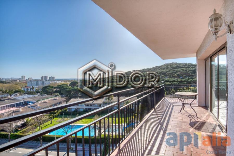 APARTAMENTO CON TERRAZA Y VISTAS (ZONA PORT D'ARO - PLATJA D'ARO)