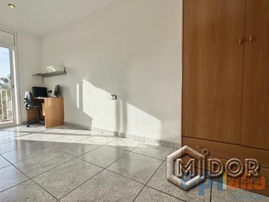 TOWNHOUSE IN THE HEART OF CASTELL-D'ARO