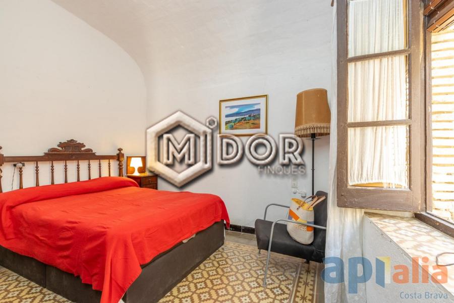 HISTORIC HOUSE IN THE HEART OF BEGUR
