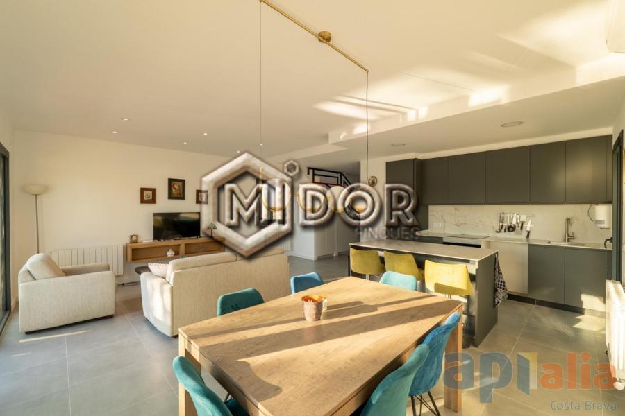 MODERN VILLA WITH PRIVATE POOL, GARAGE AND GARDEN IN CAN SOLÀ GROS II