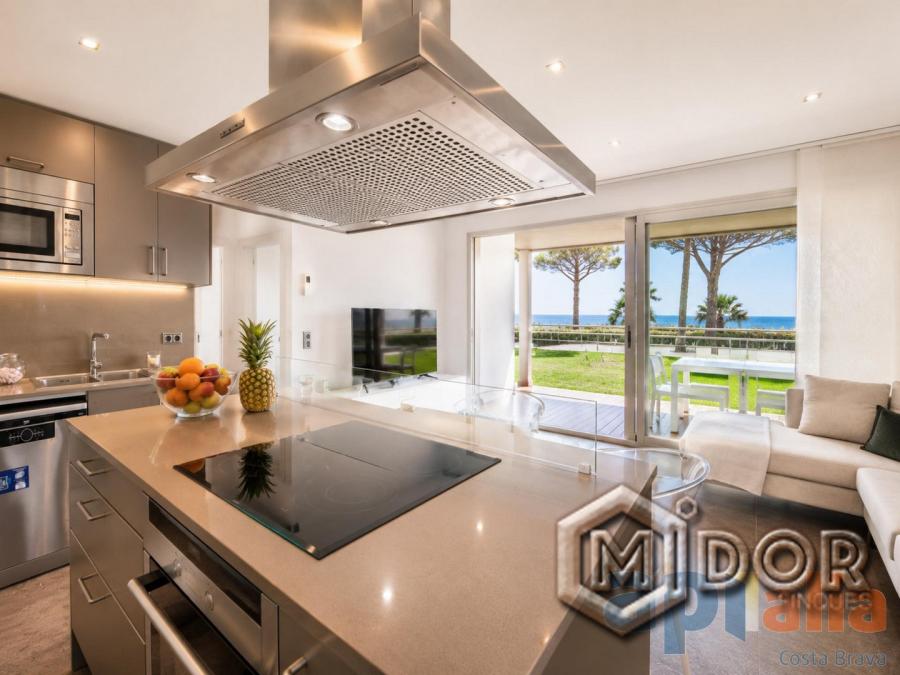 BEACHFRONT APARTMENT WITH TORURIST LICENSE