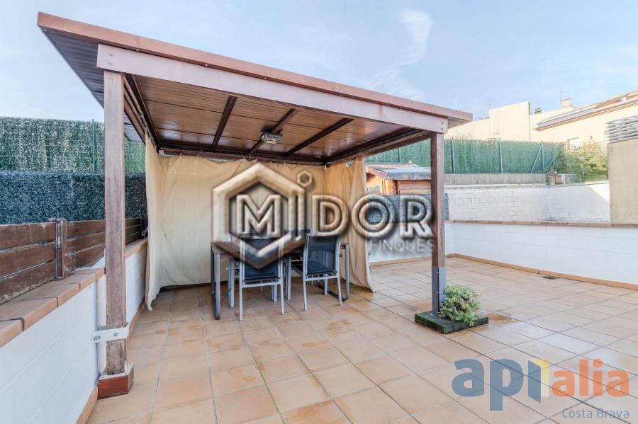 APARTMENT WITH TERRACE IN CASSA DE LA SELVA