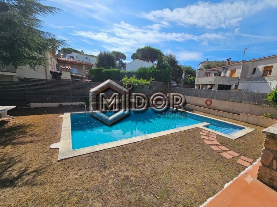 CASA AMB GRAN POTENCIAL I PISCINA PRIVADA A MAS TREMPAT (SANTA CRISTINA D'ARO)
