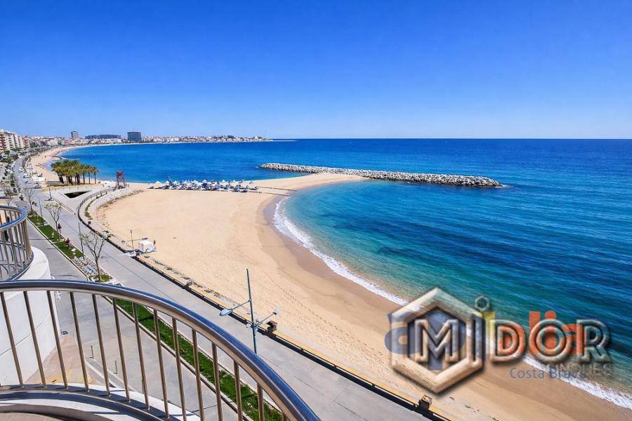 APARTAMENT A 1r LÍNIA DE MAR AMB TERRASSA