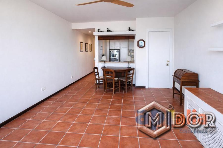 APARTAMENT A 1r LÍNIA DE MAR AMB TERRASSA