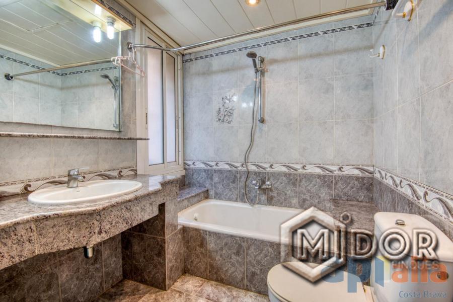 APARTAMENT PER REFORMAR A 170m DE LA PLATJA