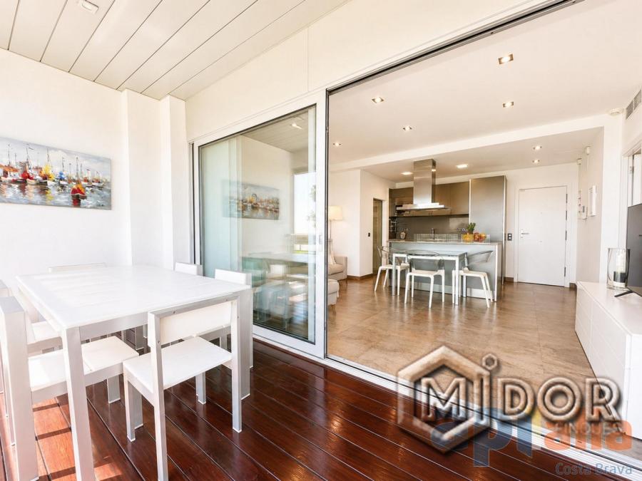 BEACHFRONT APARTMENT WITH TORURIST LICENSE