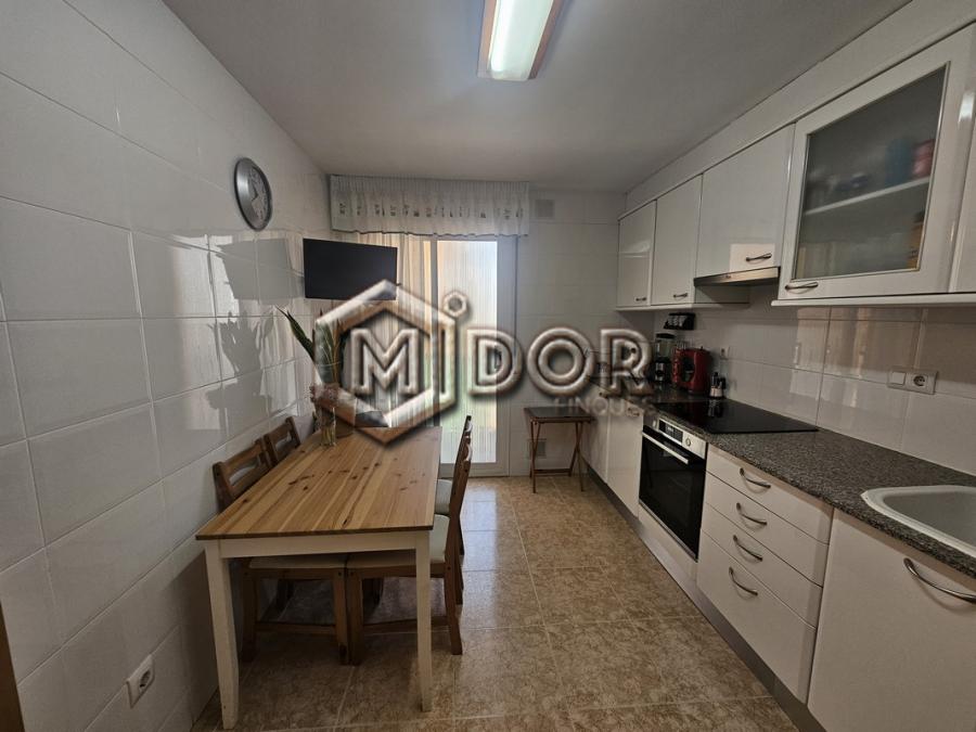 AMPLI I LLUMINÓS APARTAMENT A SANT FELIU DE GUÍXOLS (ZONA ESCLAT)