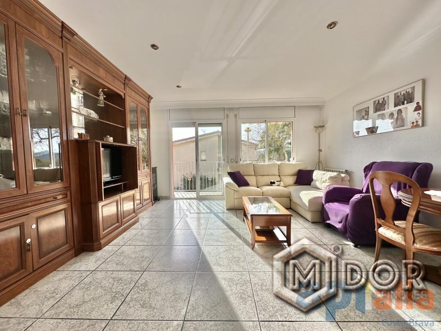 TOWNHOUSE IN THE HEART OF CASTELL-D'ARO