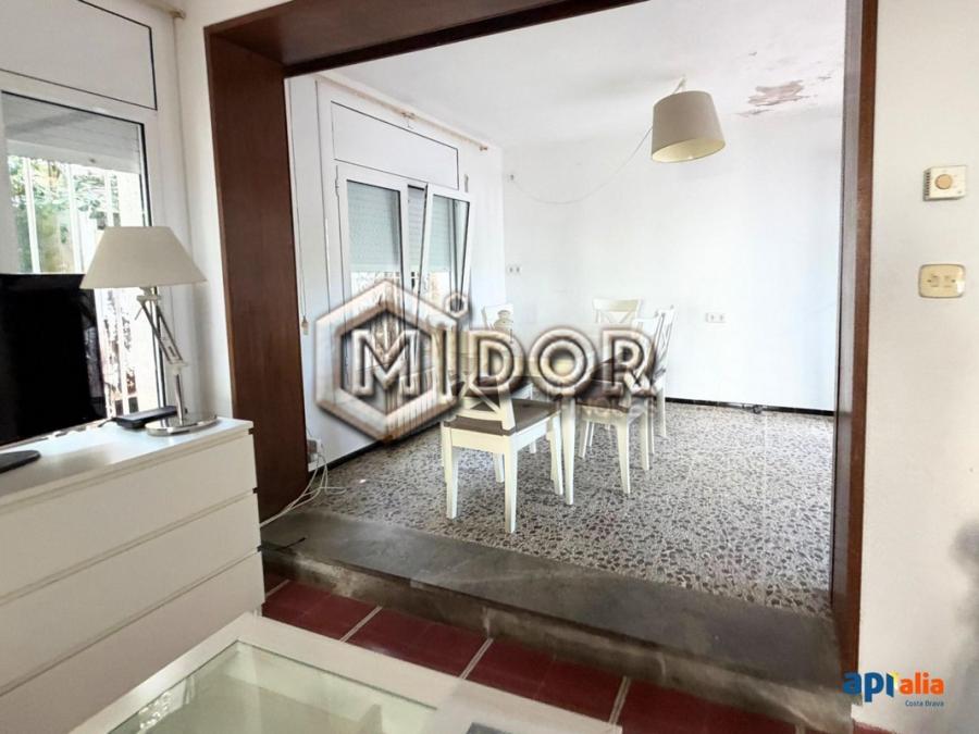 HOUSE WITH PRIVATE GARDEN AND 2 INDEPENDENT HOMES, SECOND LINE FROM THE SEA IN PLATJA D’ARO