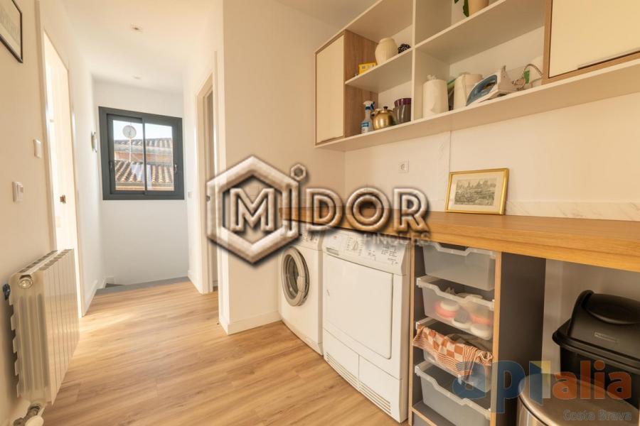 MODERN VILLA WITH PRIVATE POOL, GARAGE AND GARDEN IN CAN SOLÀ GROS II