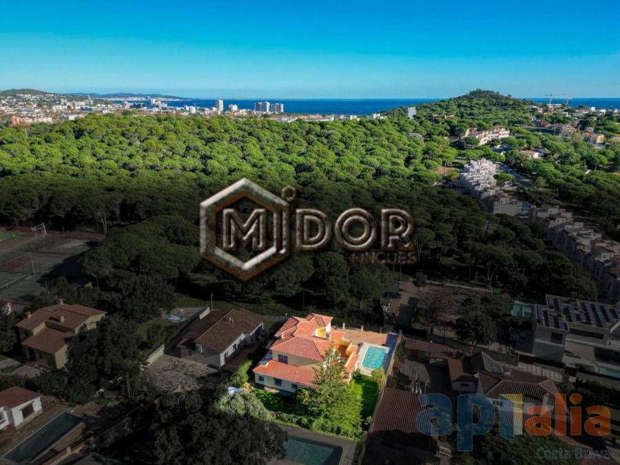 CASA AMB JARDÍ I PISCINA A S'AGARÓ