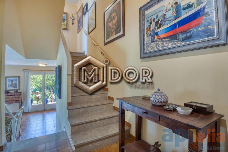 TOWNHOUSE WITH PRIVATE GARDEN IN S’AGARÓ