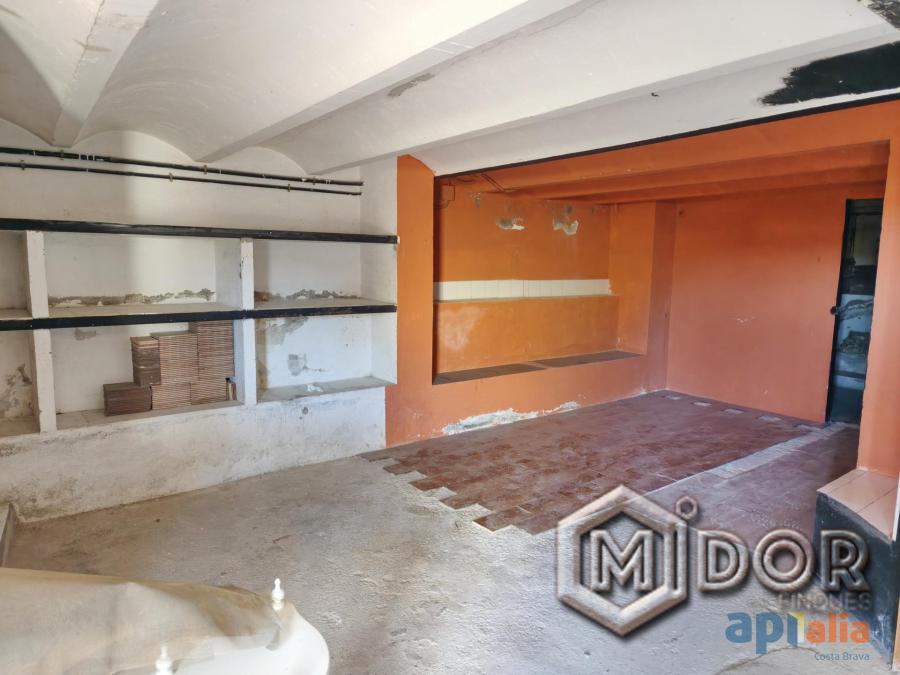 CASA A REFORMAR EN CALONGE