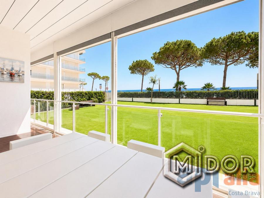BEACHFRONT APARTMENT WITH TORURIST LICENSE