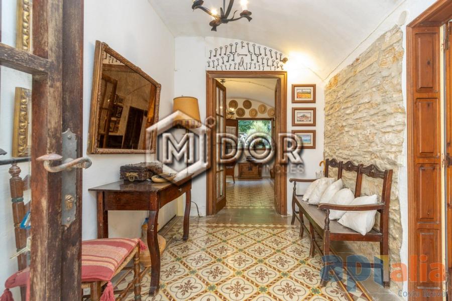 HISTORIC HOUSE IN THE HEART OF BEGUR