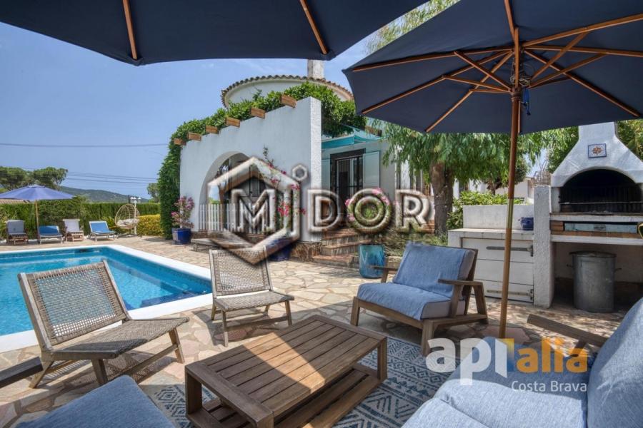 CASA REFORMADA AMB PISCINA I LLICÈNCIA TURÍSTICA