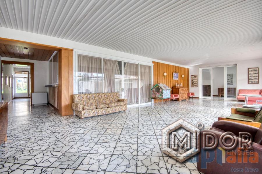 APARTAMENT PER REFORMAR A 170m DE LA PLATJA