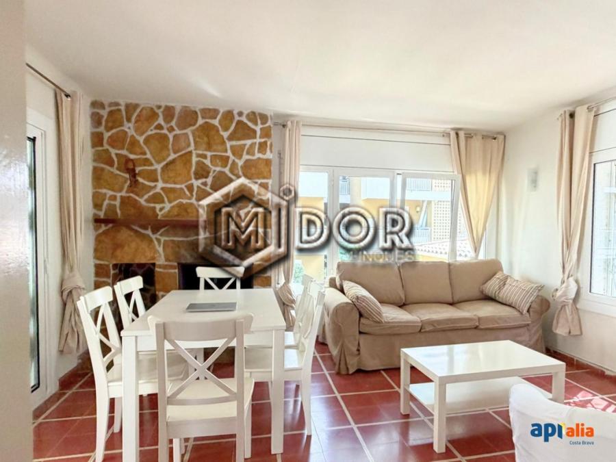 HOUSE WITH PRIVATE GARDEN AND 2 INDEPENDENT HOMES, SECOND LINE FROM THE SEA IN PLATJA D’ARO