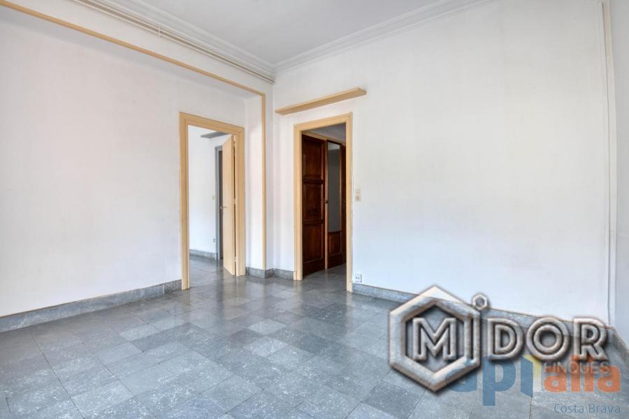 APARTAMENT PER REFORMAR A 170m DE LA PLATJA