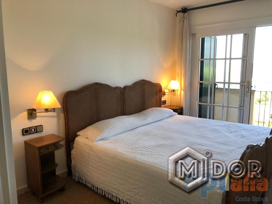MAISON AVEC VUE SUR LA MER ET JARDIN À LLAFRANC (LICENCE TOURISTIQUE)