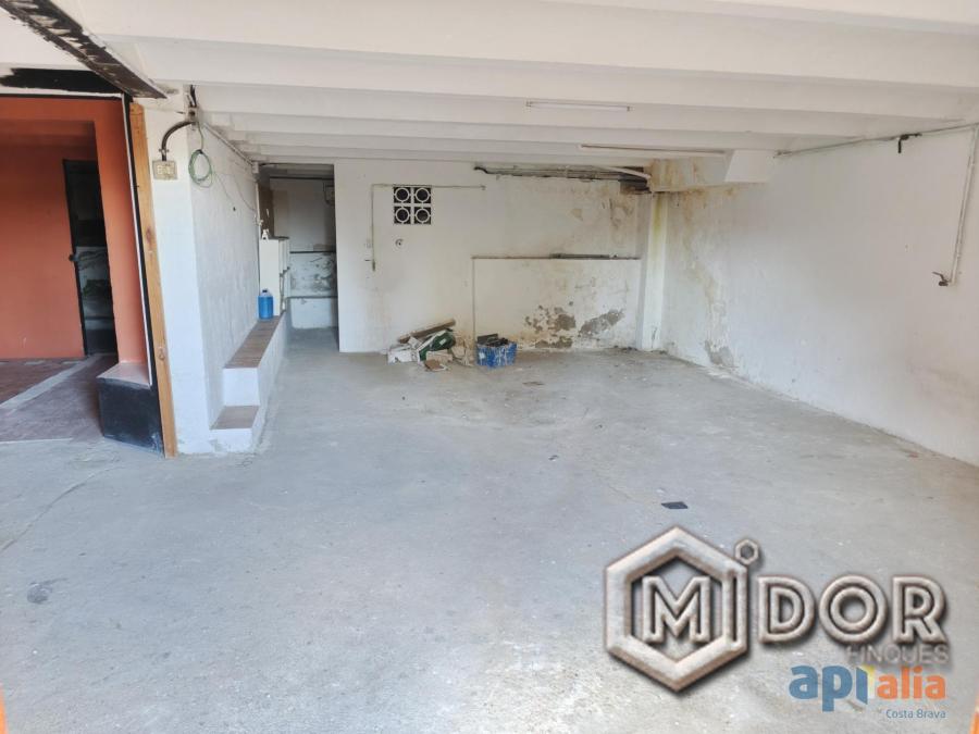 CASA A REFORMAR EN CALONGE
