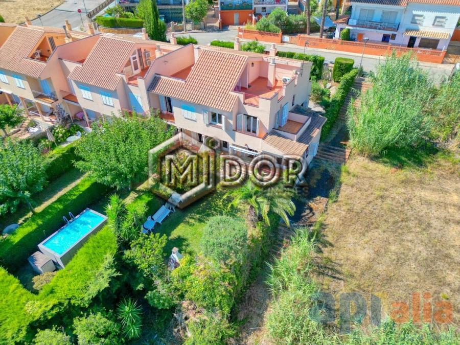 TOWNHOUSE WITH PRIVATE GARDEN IN S’AGARÓ