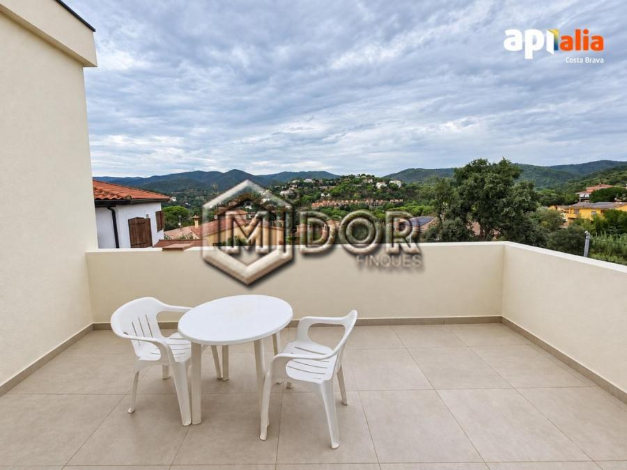 CASA DE NOVA CONSTRUCCIÓ AMB JARDÍ A (Mas Pere) CALONGE